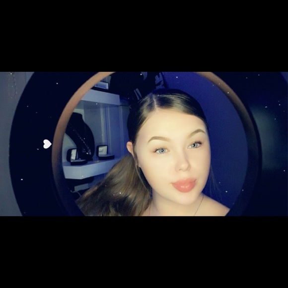 Meet your Posher, Raelyn - Picture 1 of 1